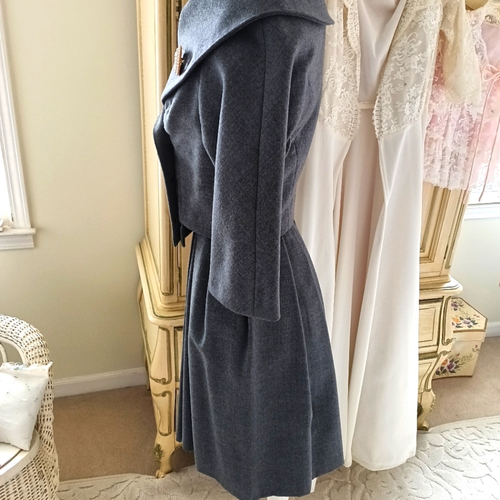 VINTAGE 1960s. DESIGNER,"MICHAEL NOVARESE" WOOL DRESS w/ MATCHING CROP JACKET! - Picture 6 of 16